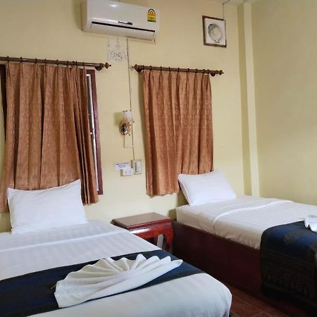 Thipphaphone Guesthouse Muang Pakbèng Exteriör bild