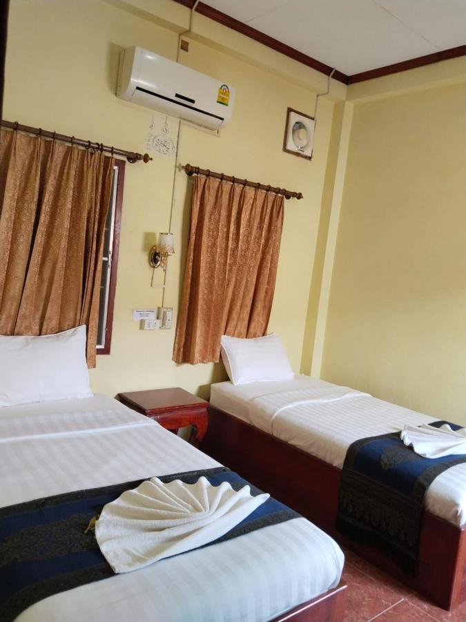 Thipphaphone Guesthouse Muang Pakbèng Exteriör bild