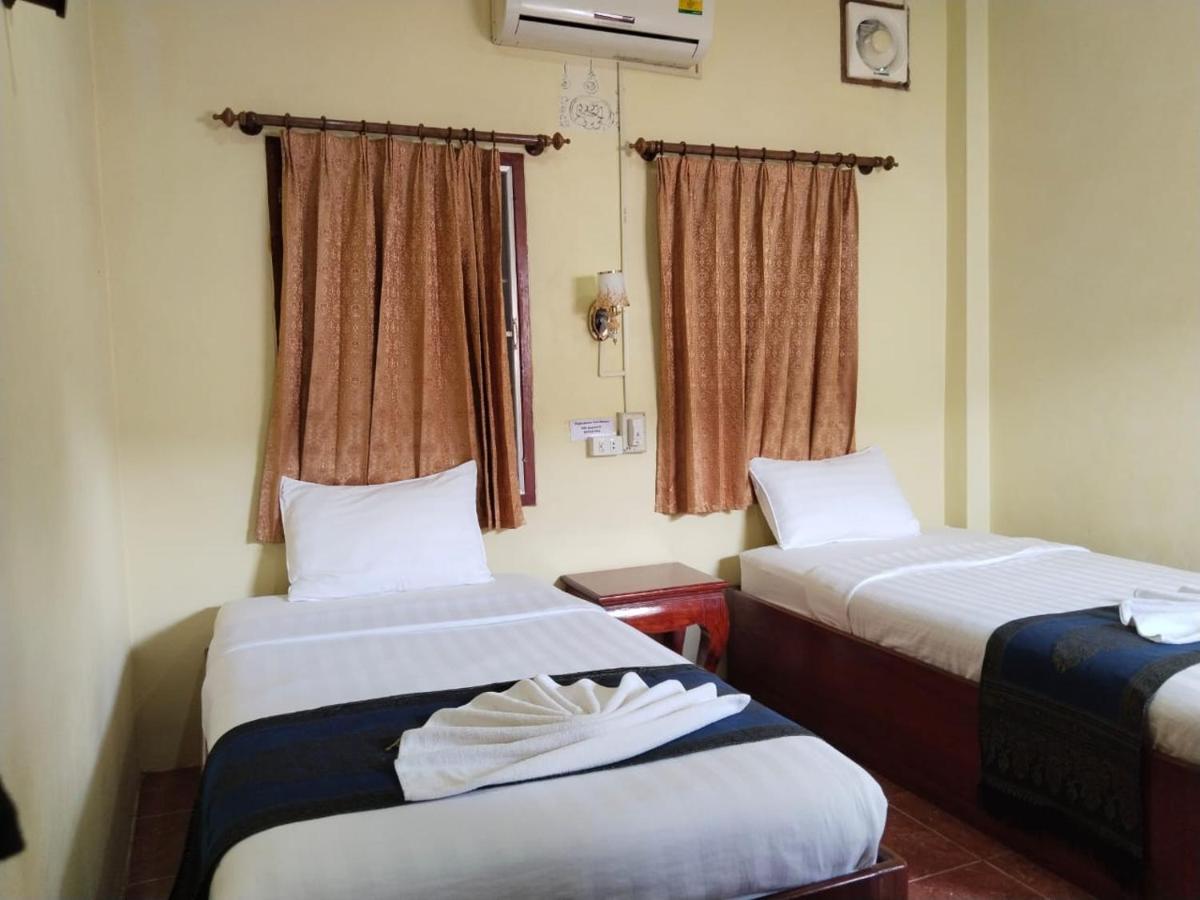 Thipphaphone Guesthouse Muang Pakbèng Exteriör bild