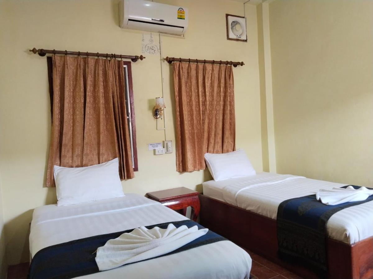 Thipphaphone Guesthouse Muang Pakbèng Exteriör bild